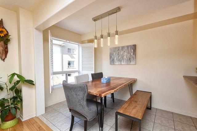 14 Pat Brooks Terr, Townhouse with 4 bedrooms, 4 bathrooms and 3 parking in Toronto ON | Image 6