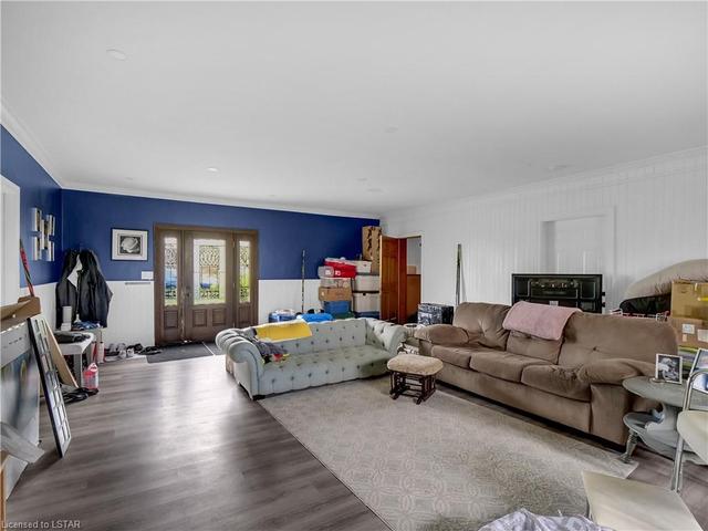 5810 Egremont Drive, House detached with 4 bedrooms, 2 bathrooms and null parking in Middlesex Centre ON | Image 16