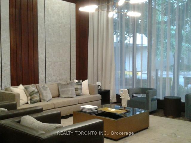 1904 - 65 Harbour Sq, Condo with 2 bedrooms, 2 bathrooms and 1 parking in Toronto ON | Image 22