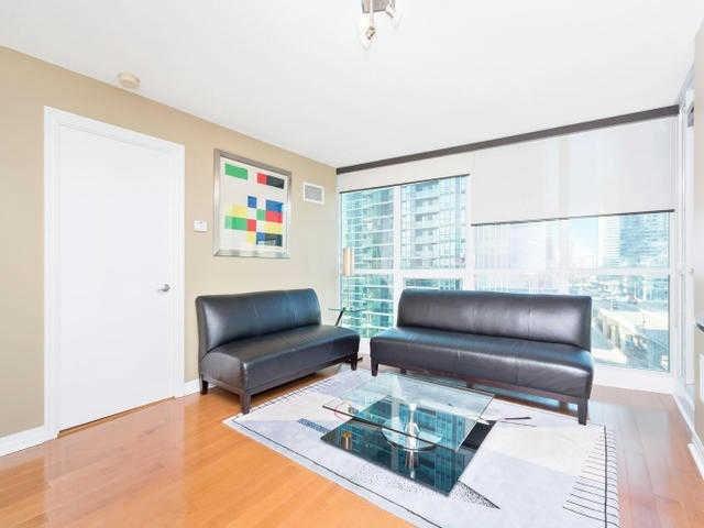1002 - 16 Yonge St, Condo with 2 bedrooms, 2 bathrooms and 1 parking in Toronto ON | Image 2