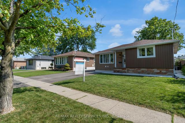 43 Kimbark Dr, House detached with 3 bedrooms, 2 bathrooms and 5 parking in Brampton ON | Image 12