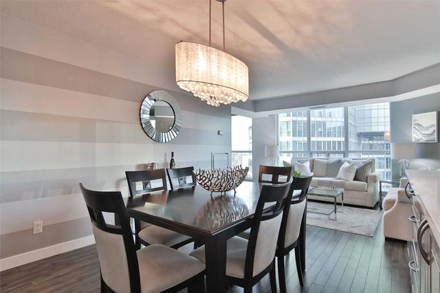1112 - 8 York St, Condo with 2 bedrooms, 2 bathrooms and 1 parking in Toronto ON | Image 3