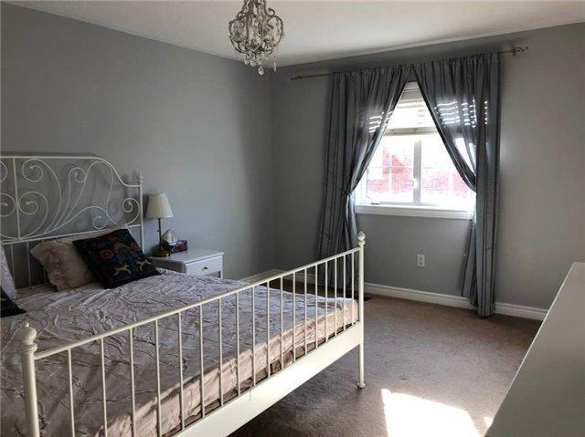 3297 Camberwell Dr, House semidetached with 3 bedrooms, 3 bathrooms and 1 parking in Mississauga ON | Image 13