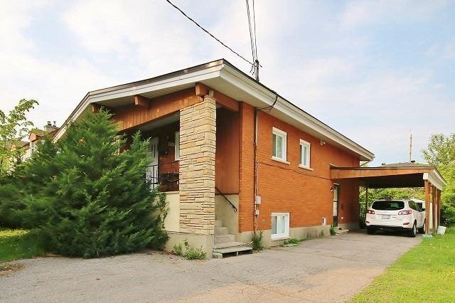 905 Watson St, House detached with 5 bedrooms, 2 bathrooms and 4 parking in Ottawa ON | Image 1