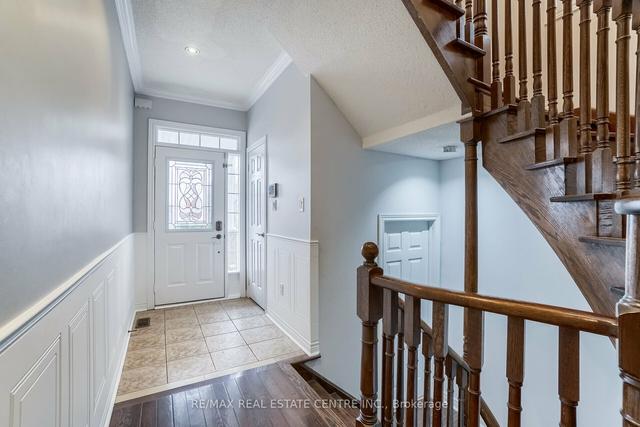 3716 Bloomington Cres, House semidetached with 4 bedrooms, 4 bathrooms and 3 parking in Mississauga ON | Image 23