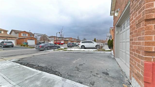 34 Woodside Crt, House detached with 3 bedrooms, 4 bathrooms and 3 parking in Brampton ON | Image 30