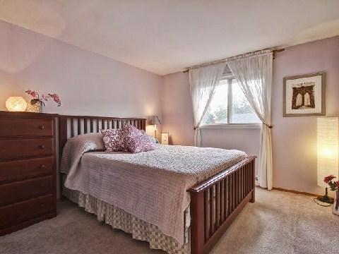 36 Dunmurray Blvd, House detached with 3 bedrooms, 3 bathrooms and 4 parking in Toronto ON | Image 13
