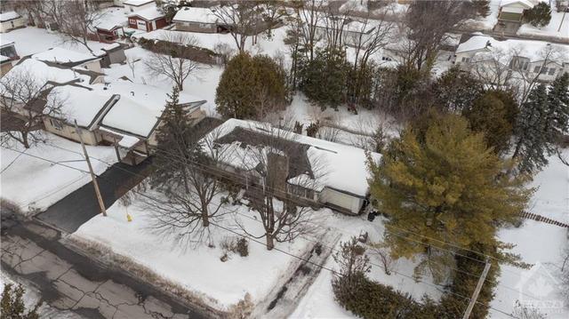 999 Laporte Street, House detached with 5 bedrooms, 2 bathrooms and 4 parking in Ottawa ON | Image 4