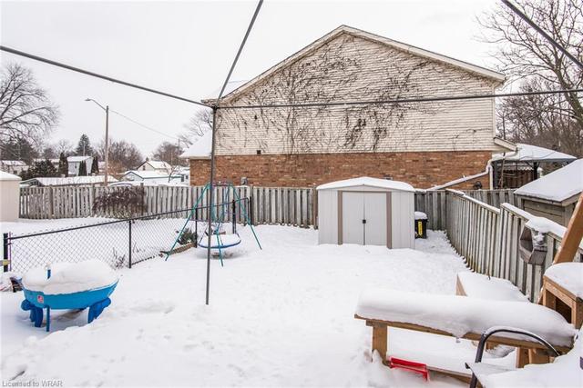 421 Downsview Place, House semidetached with 3 bedrooms, 2 bathrooms and 3 parking in Waterloo ON | Image 33