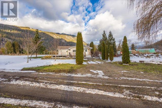 2269 Solsqua Road, House detached with 2 bedrooms, 2 bathrooms and 22 parking in Columbia Shuswap E BC | Image 41