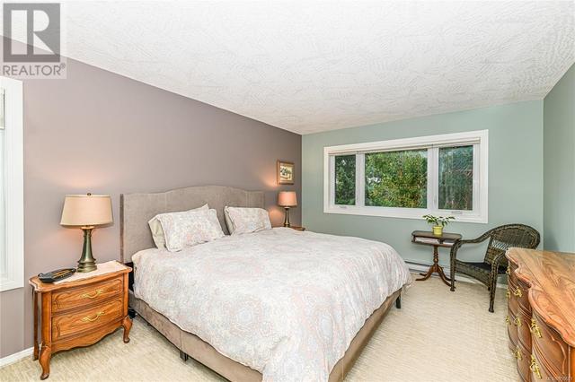 2383 Setchfield Ave, House detached with 4 bedrooms, 3 bathrooms and 3 parking in Langford BC | Image 16