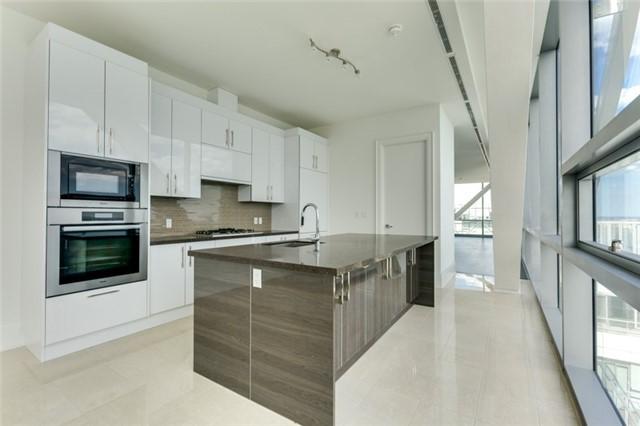 ph1404 - 29 Queens Quay E, Condo with 4 bedrooms, 4 bathrooms and 2 parking in Toronto ON | Image 7