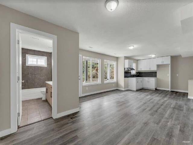 33884 Bush Court, House detached with 6 bedrooms, 3 bathrooms and 4 parking in Mission BC | Image 3