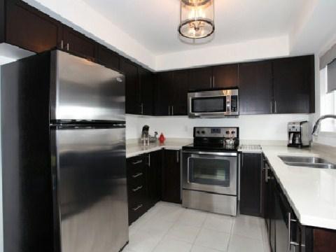 2 - 2579 Sixth Line, Townhouse with 2 bedrooms, 2 bathrooms and 2 parking in Oakville ON | Image 9