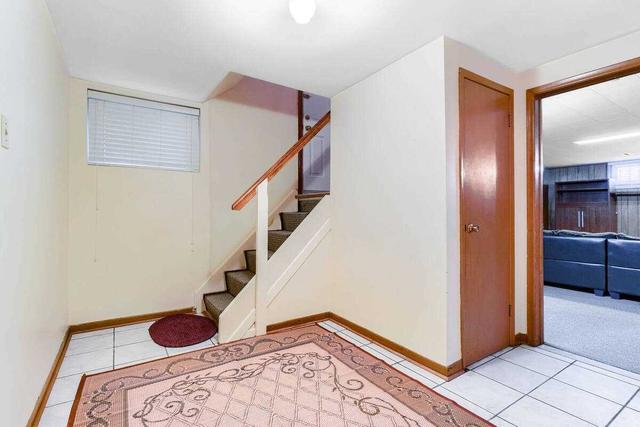 7054 Darcel Ave, House semidetached with 3 bedrooms, 2 bathrooms and 4 parking in Mississauga ON | Image 20