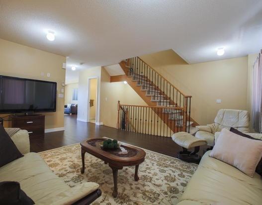 8 Unionville Cres S, House attached with 3 bedrooms, 4 bathrooms and 1 parking in Brampton ON | Image 7