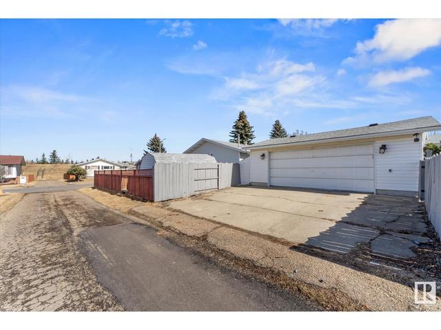 4324 70 St Nw, House detached with 4 bedrooms, 3 bathrooms and null parking in Edmonton AB | Image 39