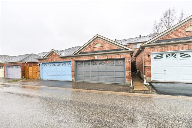 29 Staynor Cres, House attached with 3 bedrooms, 3 bathrooms and 3 parking in Markham ON | Image 22