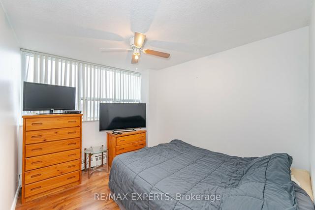 703 - 530 Lolita Gdns, Condo with 3 bedrooms, 1 bathrooms and 1 parking in Mississauga ON | Image 7
