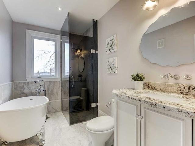222 Markham St, House semidetached with 4 bedrooms, 5 bathrooms and 2 parking in Toronto ON | Image 4