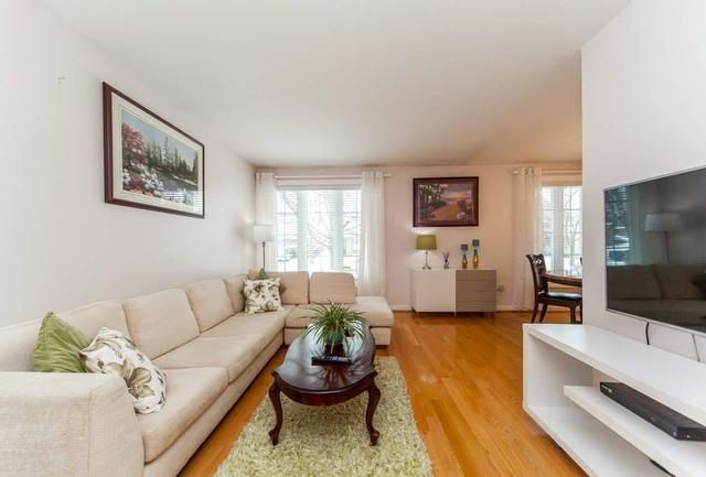 5 Honbury Rd, House detached with 3 bedrooms, 2 bathrooms and 4 parking in Toronto ON | Image 37