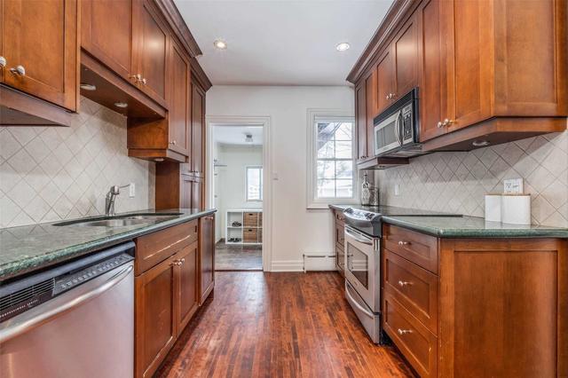 252 Melrose Ave, House semidetached with 3 bedrooms, 1 bathrooms and 4 parking in Toronto ON | Image 7