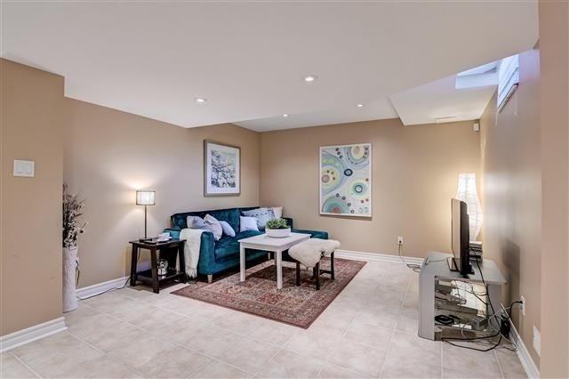 10 Victoria Wood Ave, House detached with 3 bedrooms, 3 bathrooms and 4 parking in Markham ON | Image 16