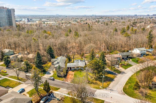 493 Grand Blvd, House detached with 4 bedrooms, 3 bathrooms and 8 parking in Oakville ON | Image 32