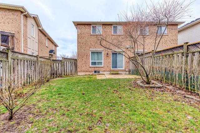379 Rosegate Way, House attached with 3 bedrooms, 3 bathrooms and 3 parking in Oakville ON | Image 35
