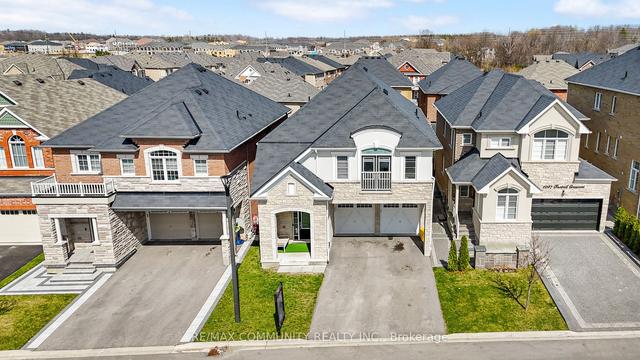 1045 Foxtail Cres, House detached with 4 bedrooms, 3 bathrooms and 6 parking in Pickering ON | Image 1