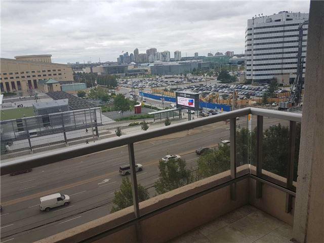 835 - 3888 Duke Of York Blvd, Condo with 2 bedrooms, 2 bathrooms and 1 parking in Mississauga ON | Image 1