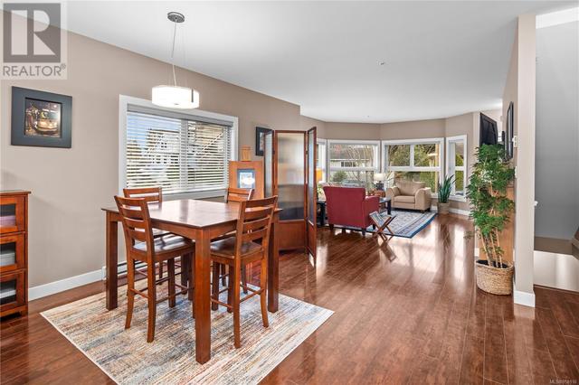 1 - 934 Craigflower Rd, House attached with 3 bedrooms, 3 bathrooms and 2 parking in Esquimalt BC | Image 10
