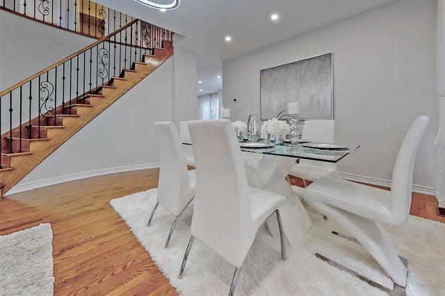 15 Lourakis St, House detached with 4 bedrooms, 5 bathrooms and 5 parking in Richmond Hill ON | Image 2