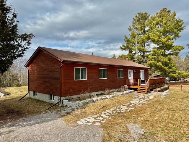 1057 Base Line Rd, House detached with 3 bedrooms, 2 bathrooms and 13 parking in Kawartha Lakes ON | Image 12
