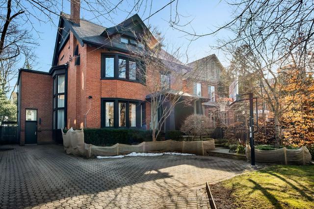 11 Shorncliffe Ave, House detached with 4 bedrooms, 4 bathrooms and 5 parking in Toronto ON | Image 1
