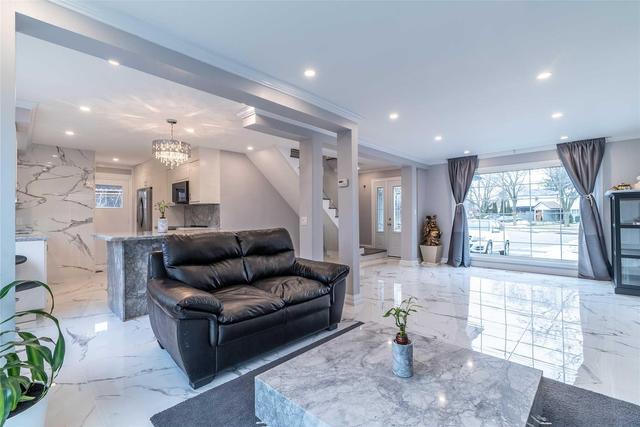 89 Mercury Rd, House detached with 4 bedrooms, 3 bathrooms and 4 parking in Toronto ON | Image 5