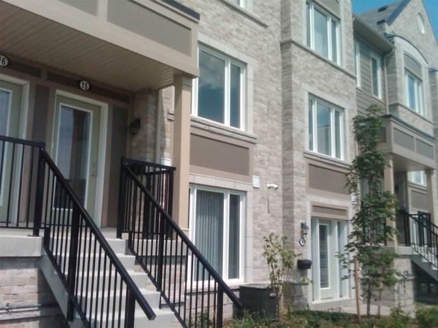 15 - 60 Fairwood Circ, Townhouse with 3 bedrooms, 3 bathrooms and 1 parking in Brampton ON | Image 1