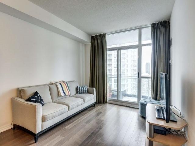 2712 - 223 Webb Dr, Condo with 1 bedrooms, 1 bathrooms and 1 parking in Mississauga ON | Image 5
