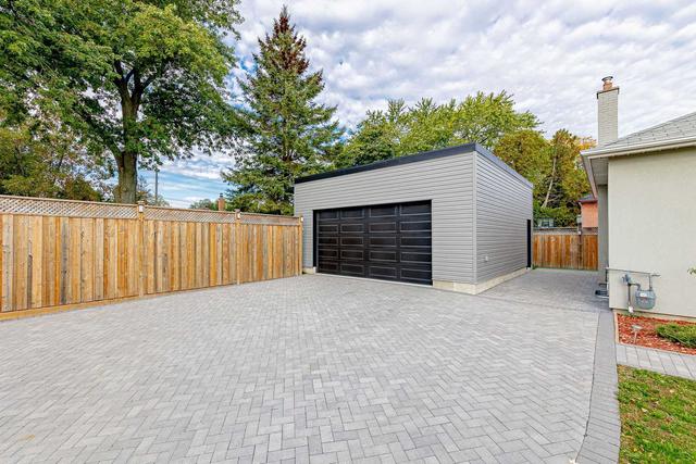 42 Boem Ave, House detached with 2 bedrooms, 2 bathrooms and 5 parking in Toronto ON | Image 23