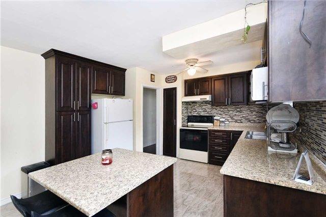 3180 Mallbridge Cres, House semidetached with 3 bedrooms, 2 bathrooms and 2 parking in Mississauga ON | Image 14