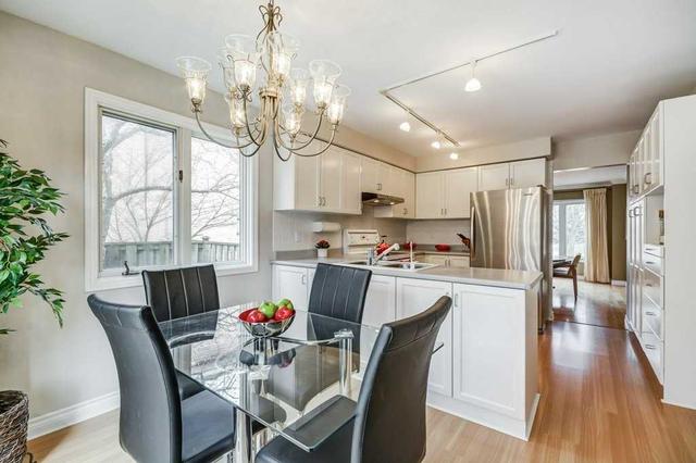 29 Valley Cres, House detached with 4 bedrooms, 3 bathrooms and 4 parking in Aurora ON | Image 40