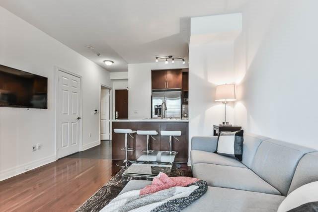 1505 - 35 Balmuto St, Condo with 2 bedrooms, 2 bathrooms and 1 parking in Toronto ON | Image 10