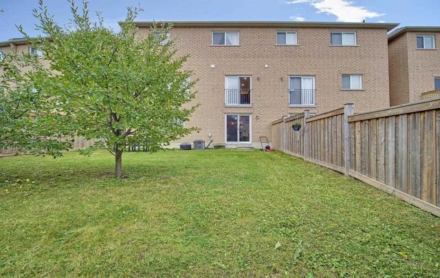 on - 32 Millwright Ave, House attached with 3 bedrooms, 3 bathrooms and 2 parking in Richmond Hill ON | Image 8
