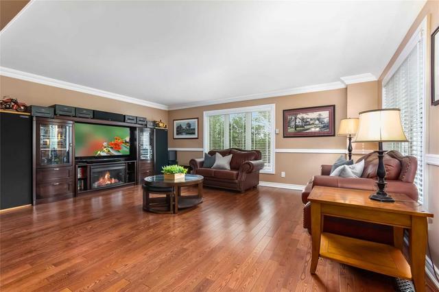 70 Ridge Top Crt, House detached with 4 bedrooms, 5 bathrooms and 20 parking in Oshawa ON | Image 37