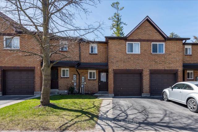 5 Loggers Run, Townhouse with 3 bedrooms, 2 bathrooms and 2 parking in Barrie ON | Image 1