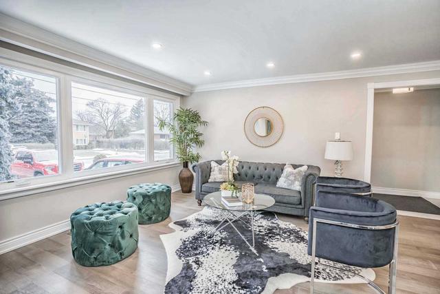 24 Harnish Cres, House detached with 3 bedrooms, 3 bathrooms and 5 parking in Toronto ON | Image 3