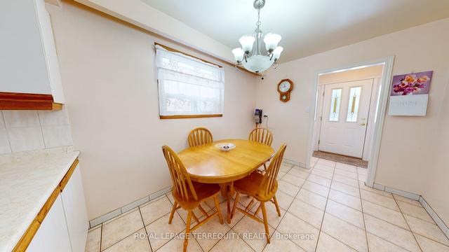 23 Pondsview Dr, House detached with 3 bedrooms, 2 bathrooms and 4 parking in Toronto ON | Image 8