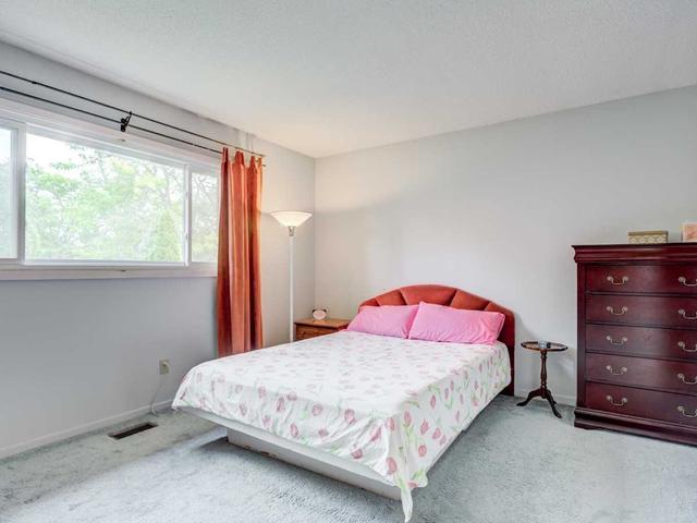 41 Redheugh Cres, House detached with 3 bedrooms, 4 bathrooms and 4 parking in Toronto ON | Image 20