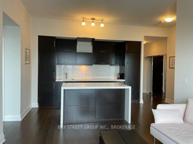 4609 - 1080 Bay St, Condo with 2 bedrooms, 2 bathrooms and 1 parking in Toronto ON | Image 16