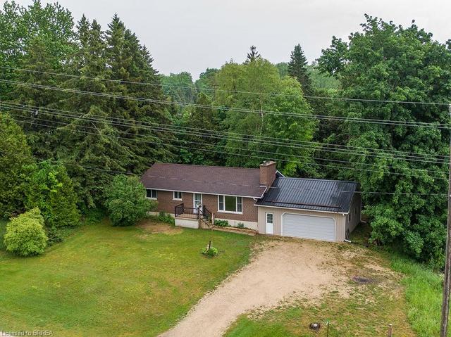 405014 Grey Road 4 Road W, House detached with 2 bedrooms, 1 bathrooms and 10 parking in Grey Highlands ON | Image 1